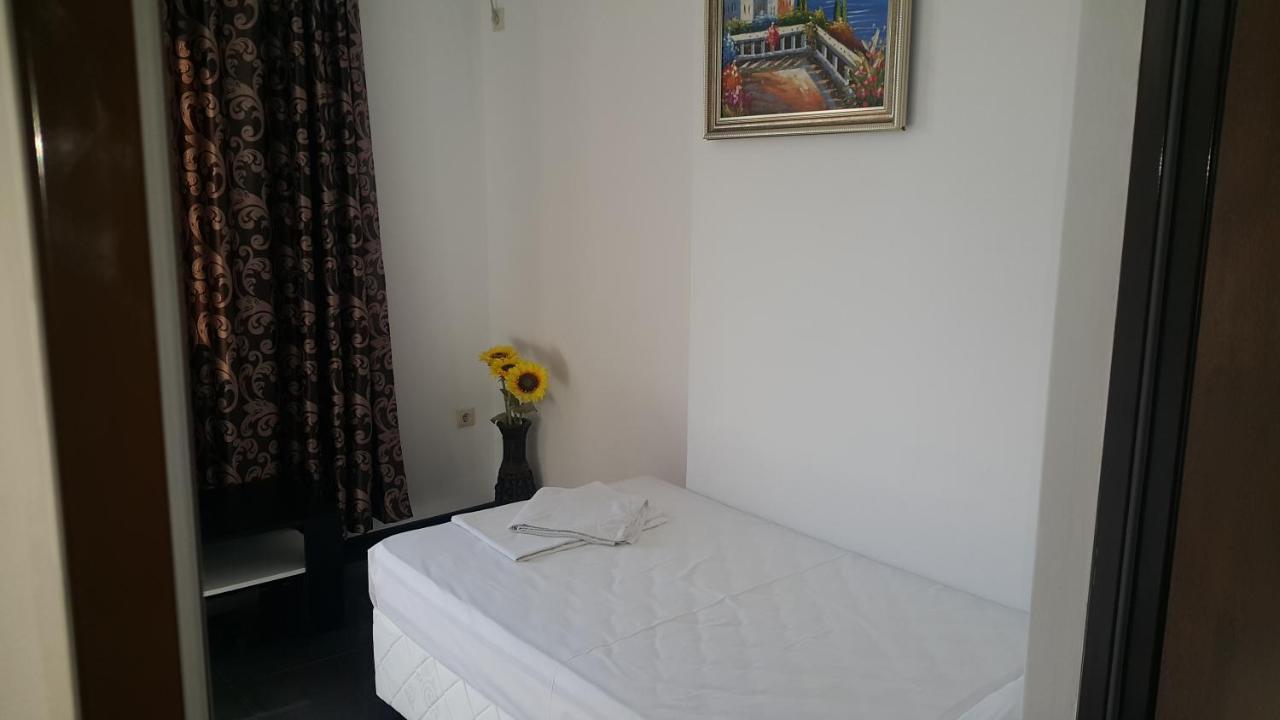 Central Beach Guest Rooms Burgas Exterior foto